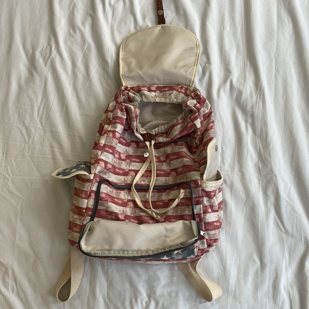 American Flag Backpack - Picture 2 of 4